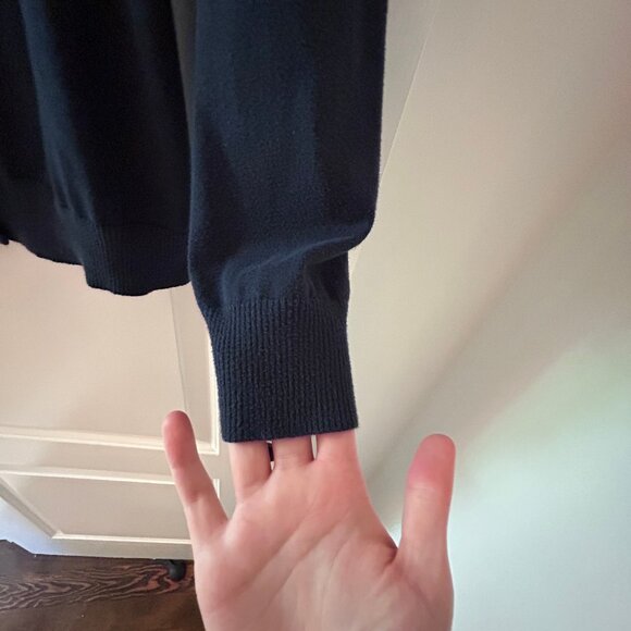 L. L. Bean Navy Blue Sweater Size L - Picture 5 of 7